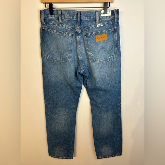 *NWT* Wrangler Sunset Mid-Rise Straight-Leg Jeans in Baby Blue, Size 29x29 - Picture 9 of 16